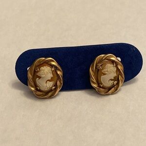 Antique 9K Gold Cameo earrings